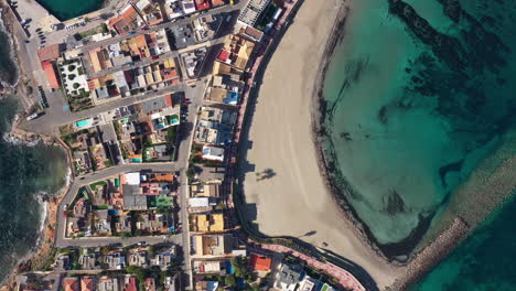 Vertikale-Luftaufnahme-Von-Oben-über-Kap-Palos-Spanien-Mar-Menor-La-Manga-Wohngebiet